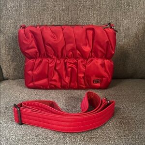 Lug Poppy Red Flounce